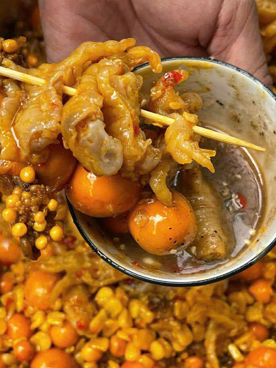 CHÂN GÀ MIX TRỨNG NON XÀO BƠ BẮP - 500GR