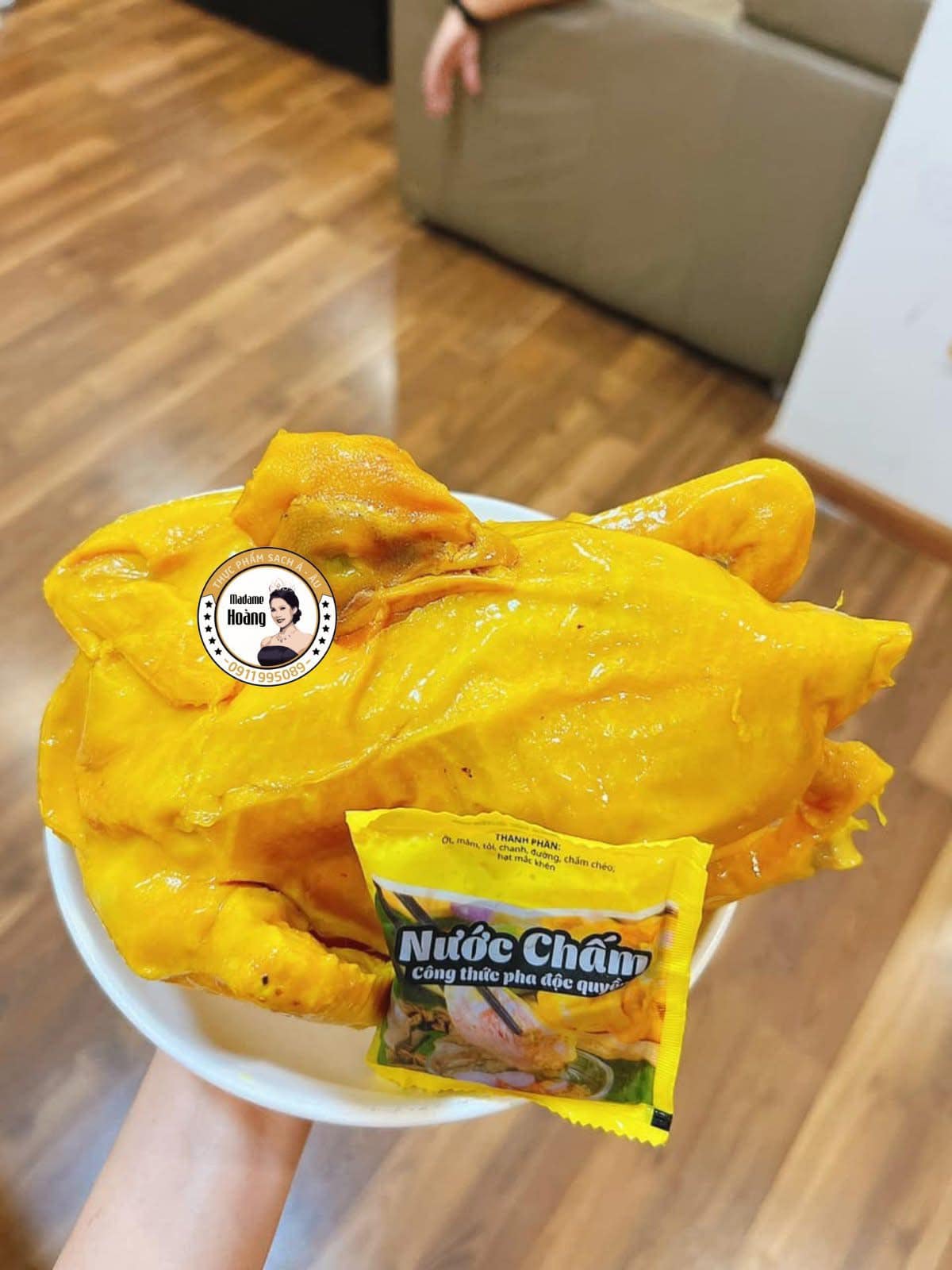 GÀ Ủ MUỐI MADAM HOÀNG - 1.2KG - 1.4KG