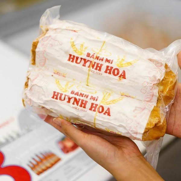 BÁNH MÌ HUỲNH HOA - Ổ 500GR